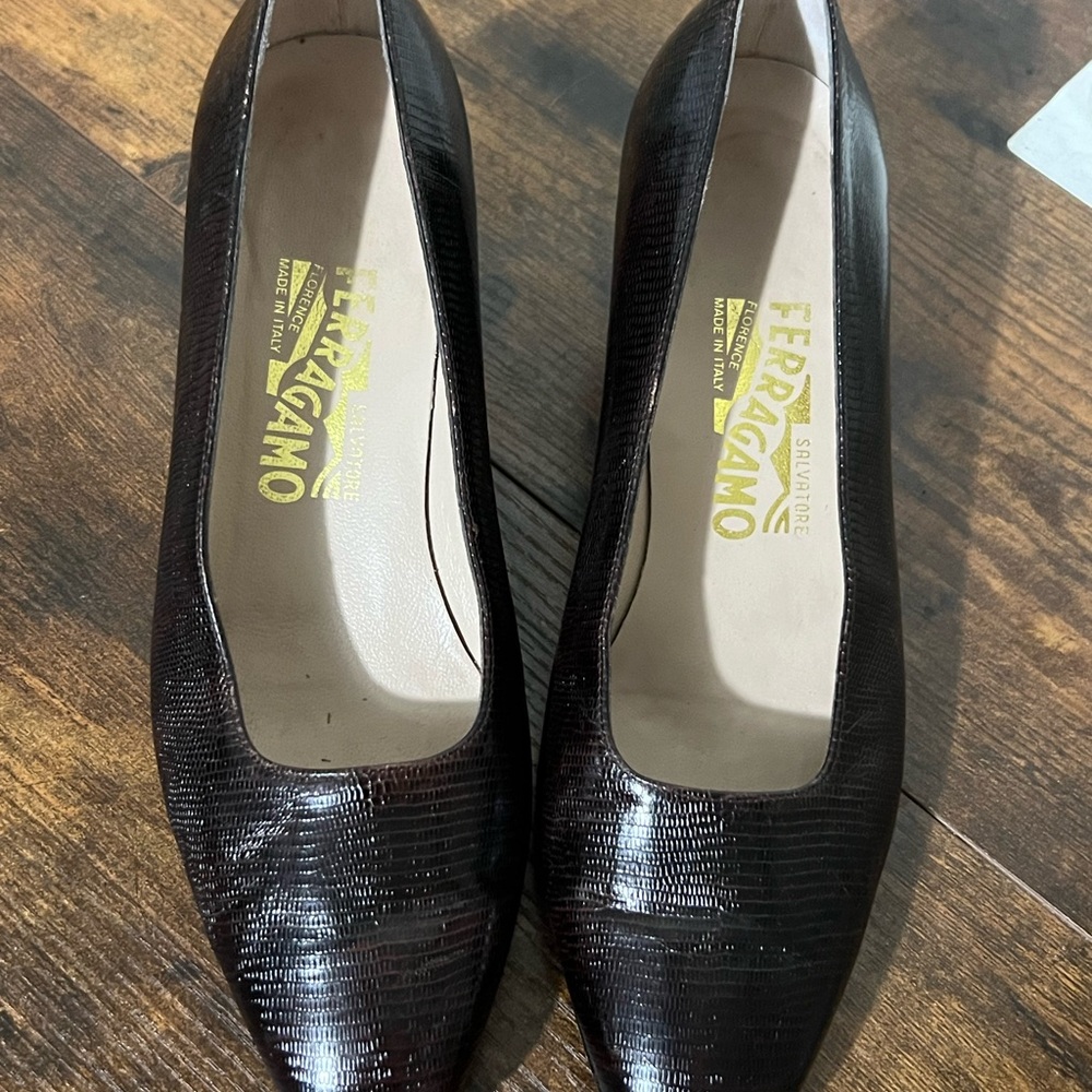 Salvatore Ferragamo Women's Brown Leather Pumps size 8B